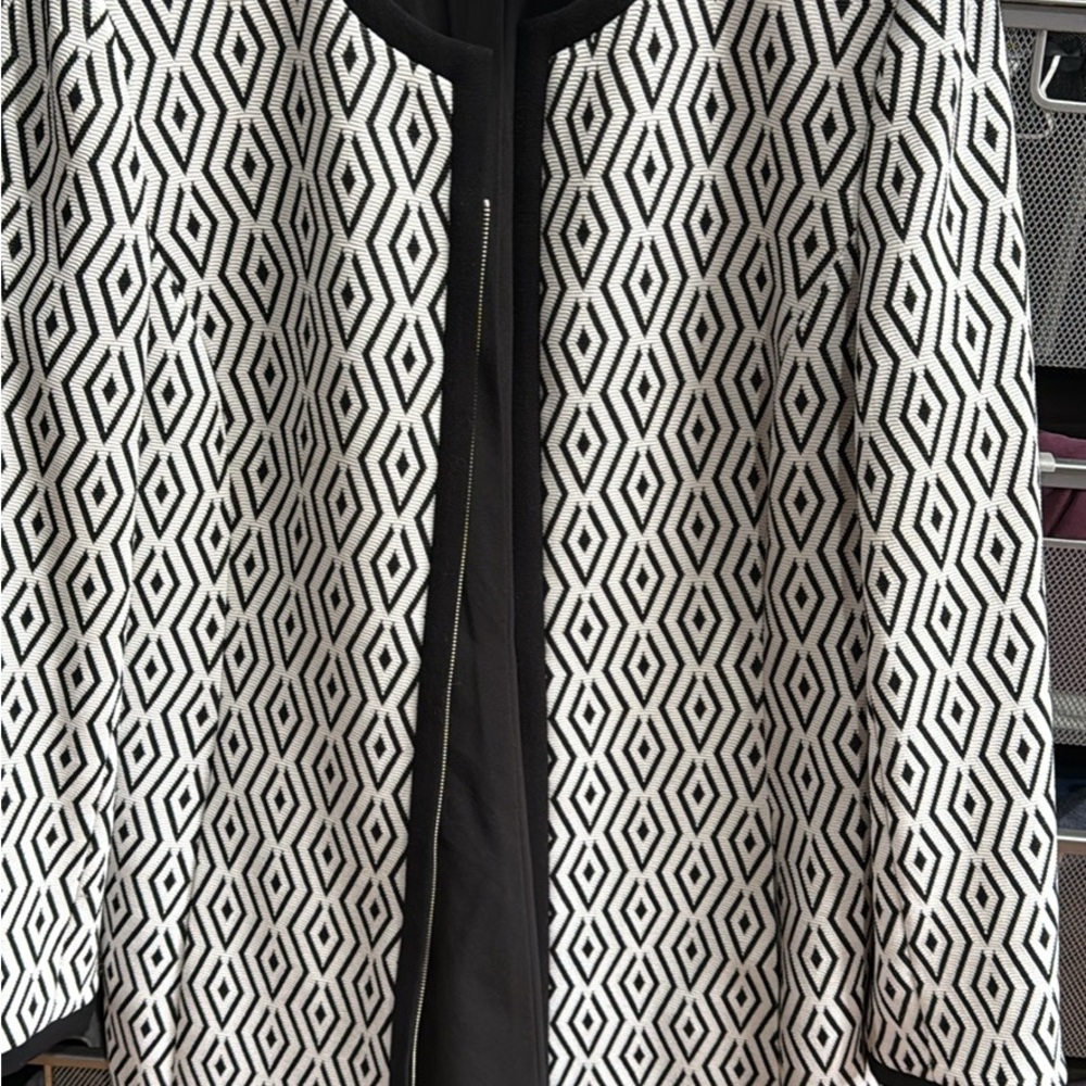 Geometric Tahari Black and White Women's Jacket
